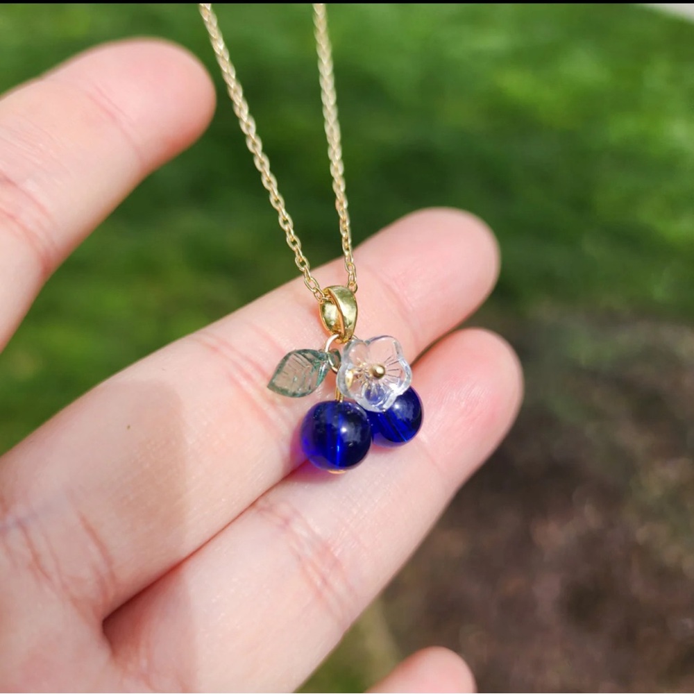 Blueberry Flower Necklace - Picture 2 of 6